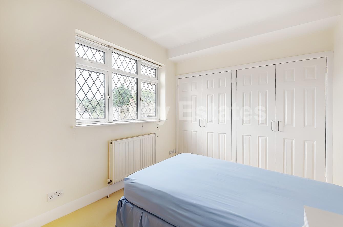 Copthall Gardens, Mill Hill